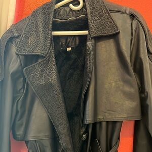 Vintage leather coat with fur and inside